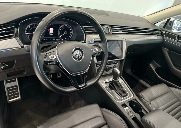 Volkswagen Passat cena 136900 przebieg: 69862, rok produkcji 2019 z Przemków małe 562